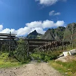 Casa de Férias Moskenes I Lofoten, Autentisk Hus Midt I Fiskevaeret A *