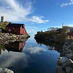 Moskenes I Lofoten, Autentisk Hus Midt I Fiskevaeret A Casa de Férias Sørvågen
