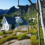 Moskenes I Lofoten, Autentisk Hus Midt I Fiskevaeret A Casa de Férias *