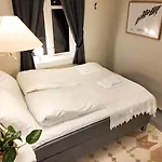 Moskenes I Lofoten, Autentisk Hus Midt I Fiskevaeret A * Sørvågen