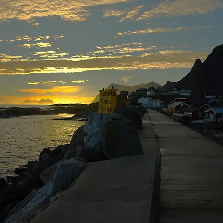 Moskenes I Lofoten, Autentisk Hus Midt I Fiskevaeret A * Sørvågen
