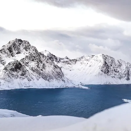 Moskenes I Lofoten, Autentisk Hus Midt I Fiskevaeret A בית נופש Sørvågen