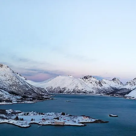 Moskenes I Lofoten, Autentisk Hus Midt I Fiskevaeret A